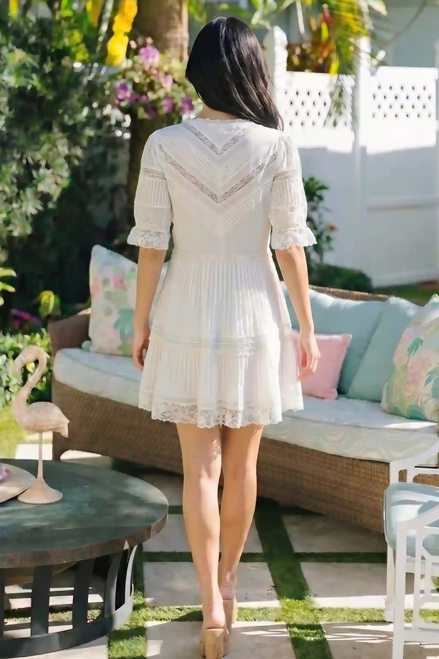 White Lace-Trim Pleated V-Neck Mini Dress | Pretty Pixie M / Off White White Lace-Trim Pleated V-Neck Mini Dress | Pretty Pixie M / Off White